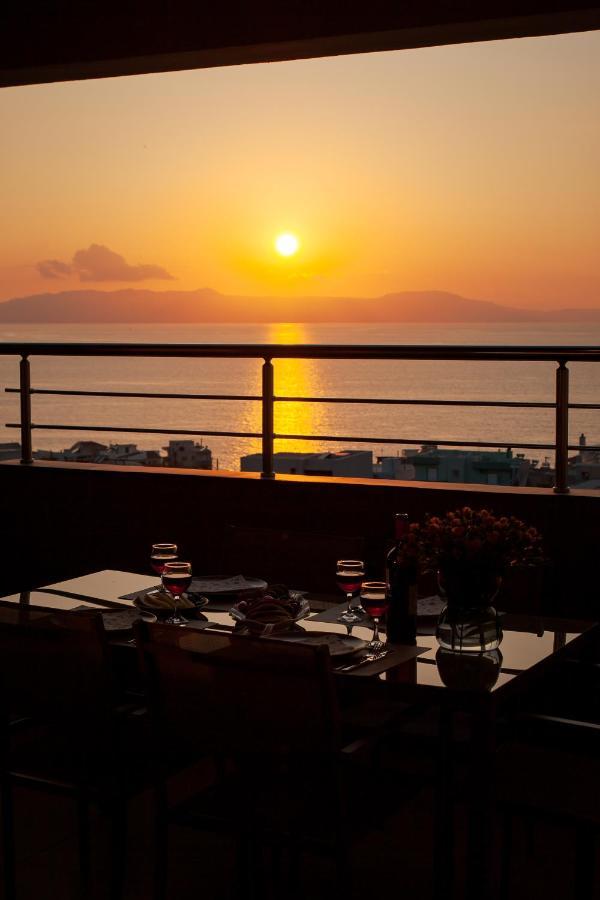 Overview Chania With Sea View And Amazing Sunset Exterior foto